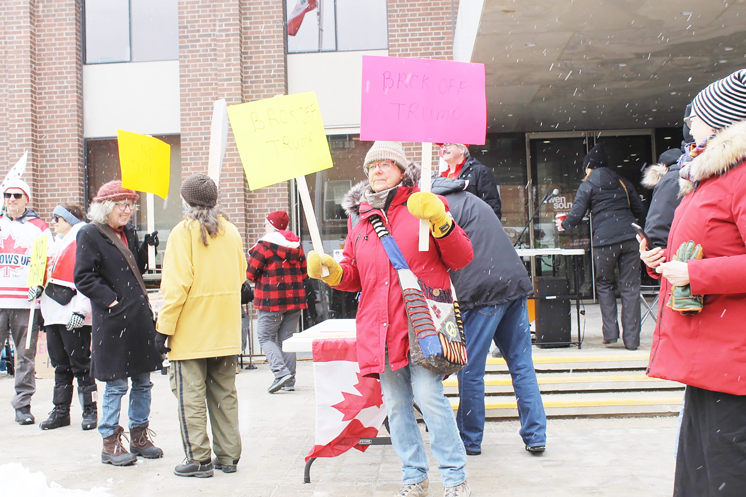 Contributed photos The No Tyrants protest, aimed at highlighting autocratic activities, specifically those in the United States, that was held in Owen Sound late last month brought over 50 protestors to Owen Sound’s city hall. Co-organizer Kevin Larson was very happy with the turnout, especially compared to another political protest around the same time.
